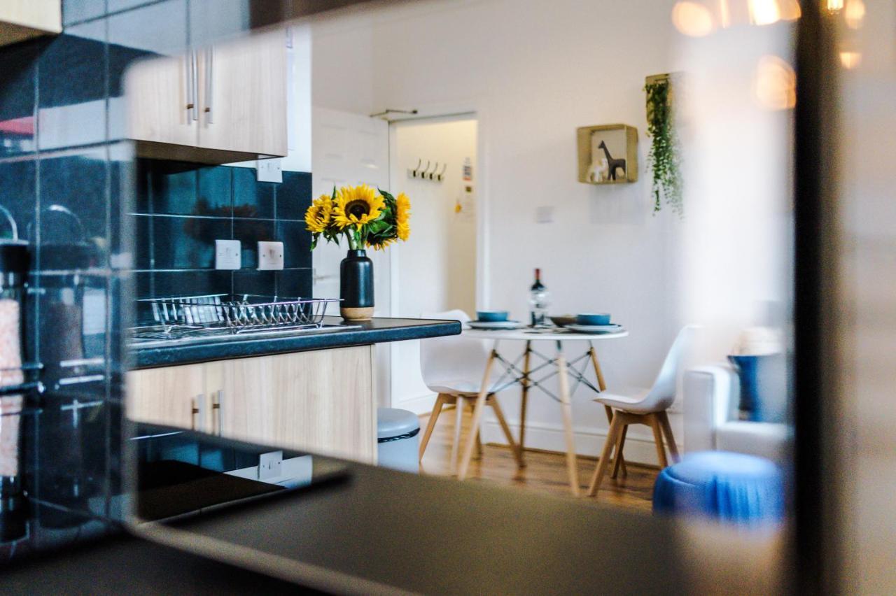 Bright 1-Bed Apartment In Chester By 53 Degrees Property, Ideal For Professionals & Couples, Great Location - Sleeps 4 エクステリア 写真