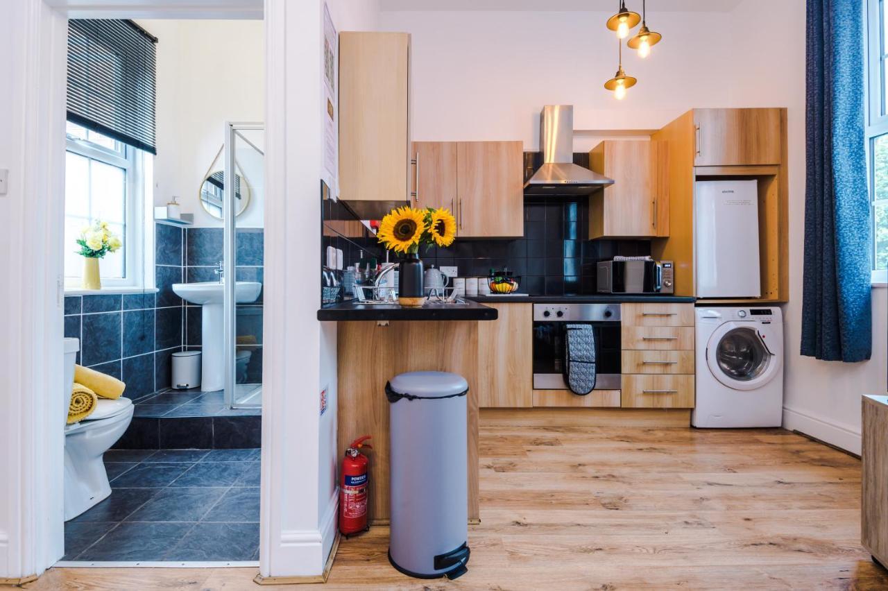 Bright 1-Bed Apartment In Chester By 53 Degrees Property, Ideal For Professionals & Couples, Great Location - Sleeps 4 エクステリア 写真