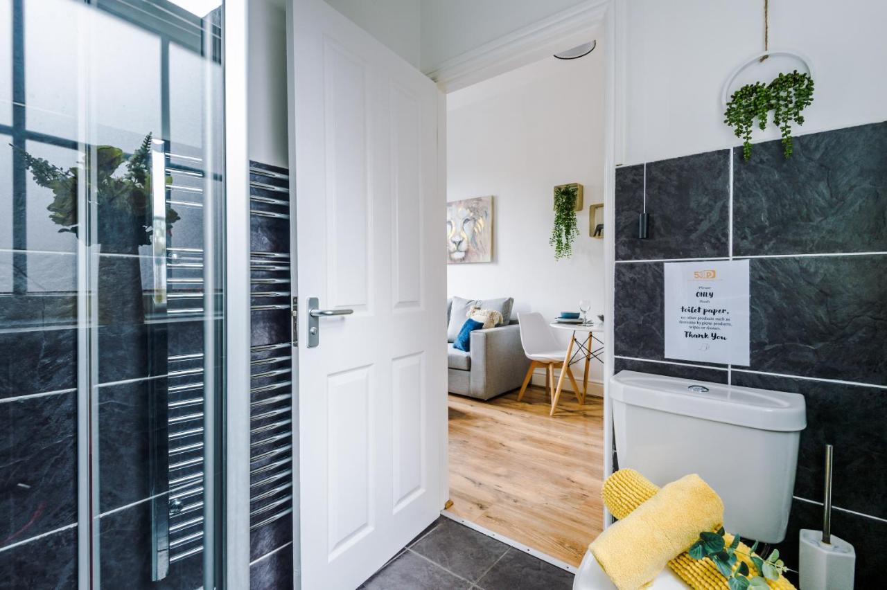 Bright 1-Bed Apartment In Chester By 53 Degrees Property, Ideal For Professionals & Couples, Great Location - Sleeps 4 エクステリア 写真