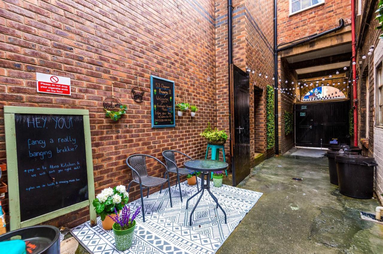 Bright 1-Bed Apartment In Chester By 53 Degrees Property, Ideal For Professionals & Couples, Great Location - Sleeps 4 エクステリア 写真